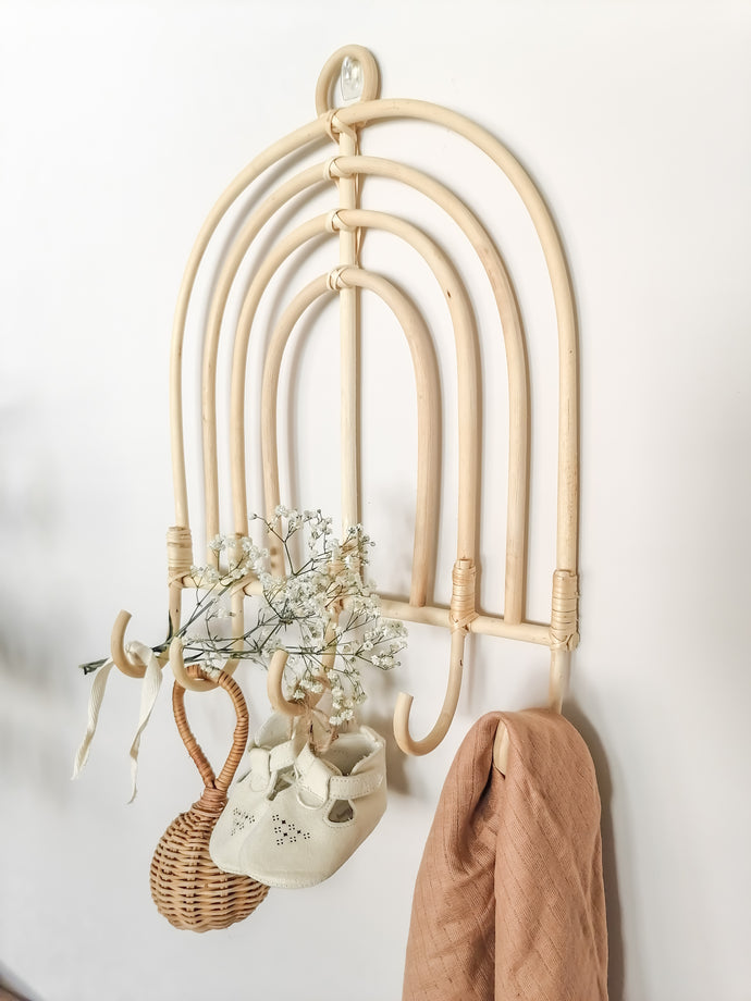 Rattan rainbow hook